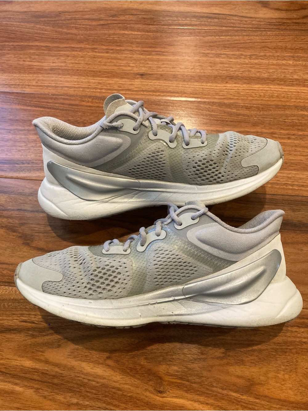 LULULEMON Women's BlissFeel Run Athleisure Shoes (6.5) Gray/Silver
